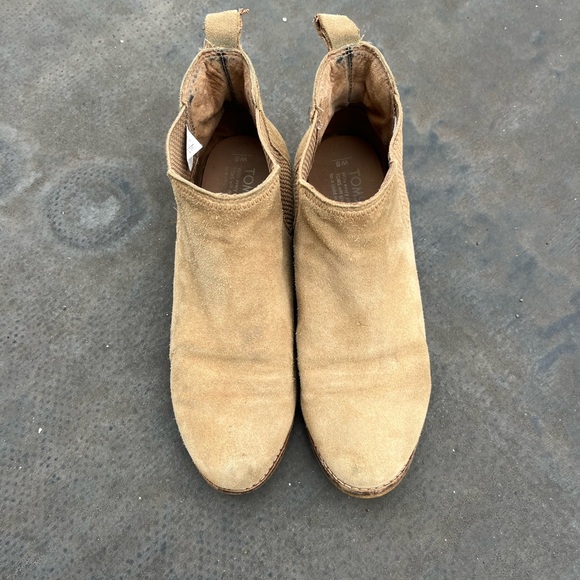 Toms Ella Toffee Suede Booties | size 8 - Picture 3 of 9